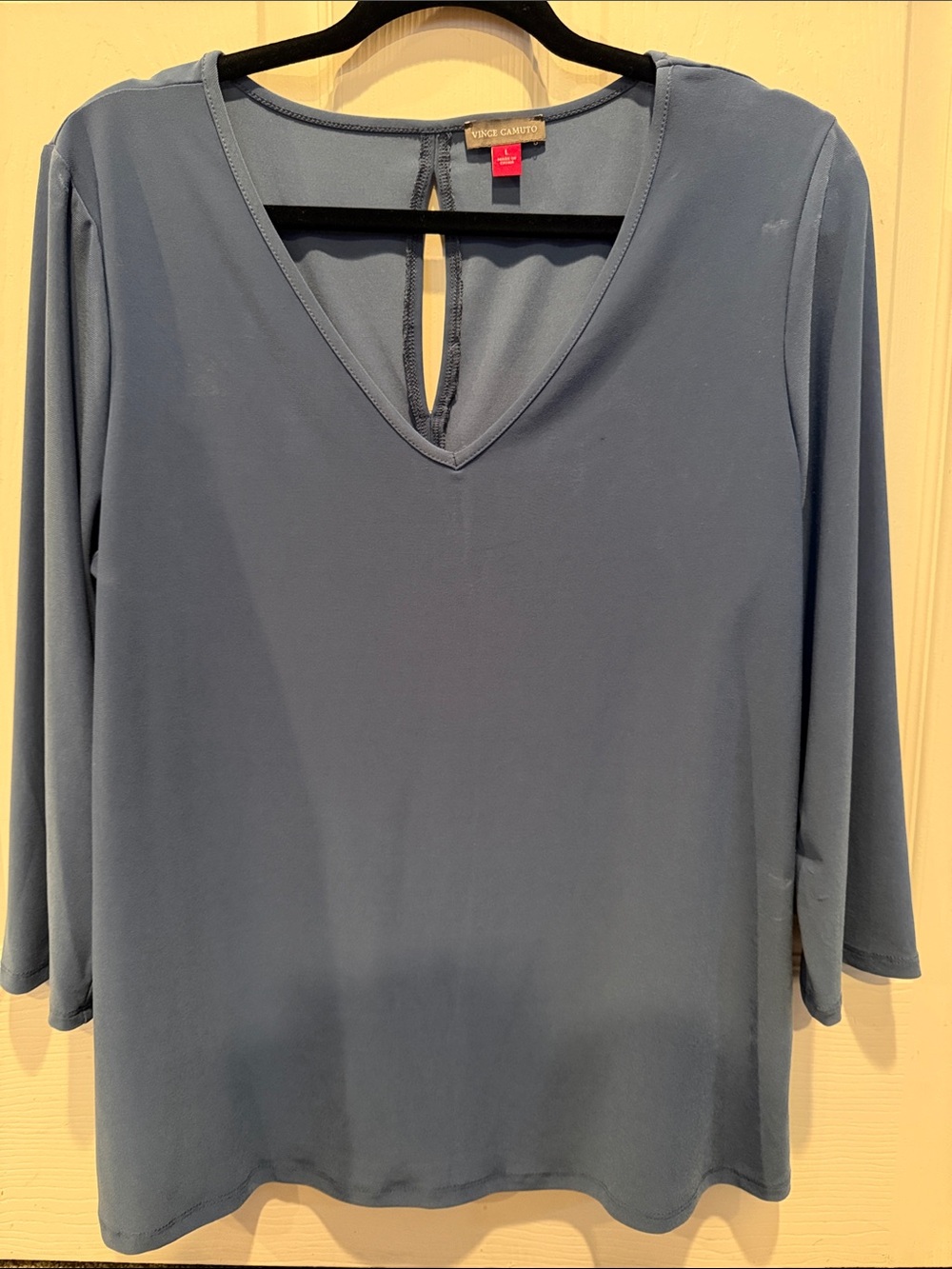 VINCE CAMUTO Blue V-Neck Long Sleeve Women's Top